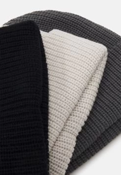 Pier One Unisex 3 Pack - Gorro - Black/Dark Grey/Off-White/ -Tienda De Ropa 2a1daa058c674c9dbb0074799d429f4b