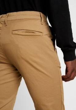 Pier One Pantalones Chinos -Beige -Tienda De Ropa 2e14e2f4c96f4bb6a56bbc9900da19e3