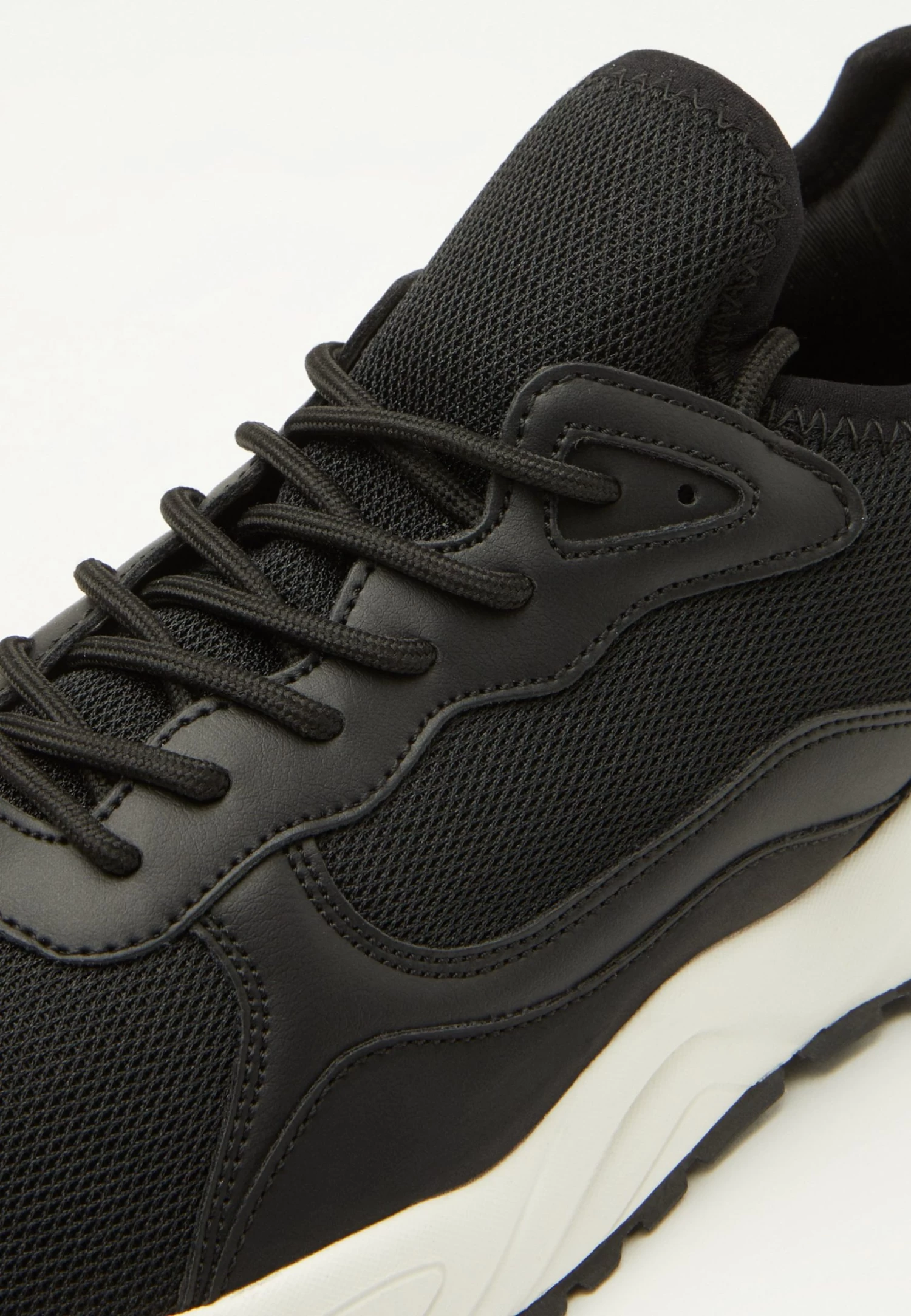 Pier One Unisex - Zapatillas - Black/White 8 Pier One Unisex - Zapatillas - Black/White - Imagen 6