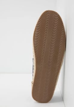 Pier One Rena Espadrille Unisex - Alpargatas - Dark Blue -Tienda De Ropa 3d5785de53034e61b04b3811974cf929