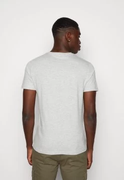 Pier One Unisex 5 Pack - Camiseta Básica - Black /Dark Blue/Dark Green 13 Pier One Unisex 5 Pack - Camiseta Básica - Black /Dark Blue/Dark Green -Tienda De Ropa 60b09e26f77f493d9bfaf26534a8018b