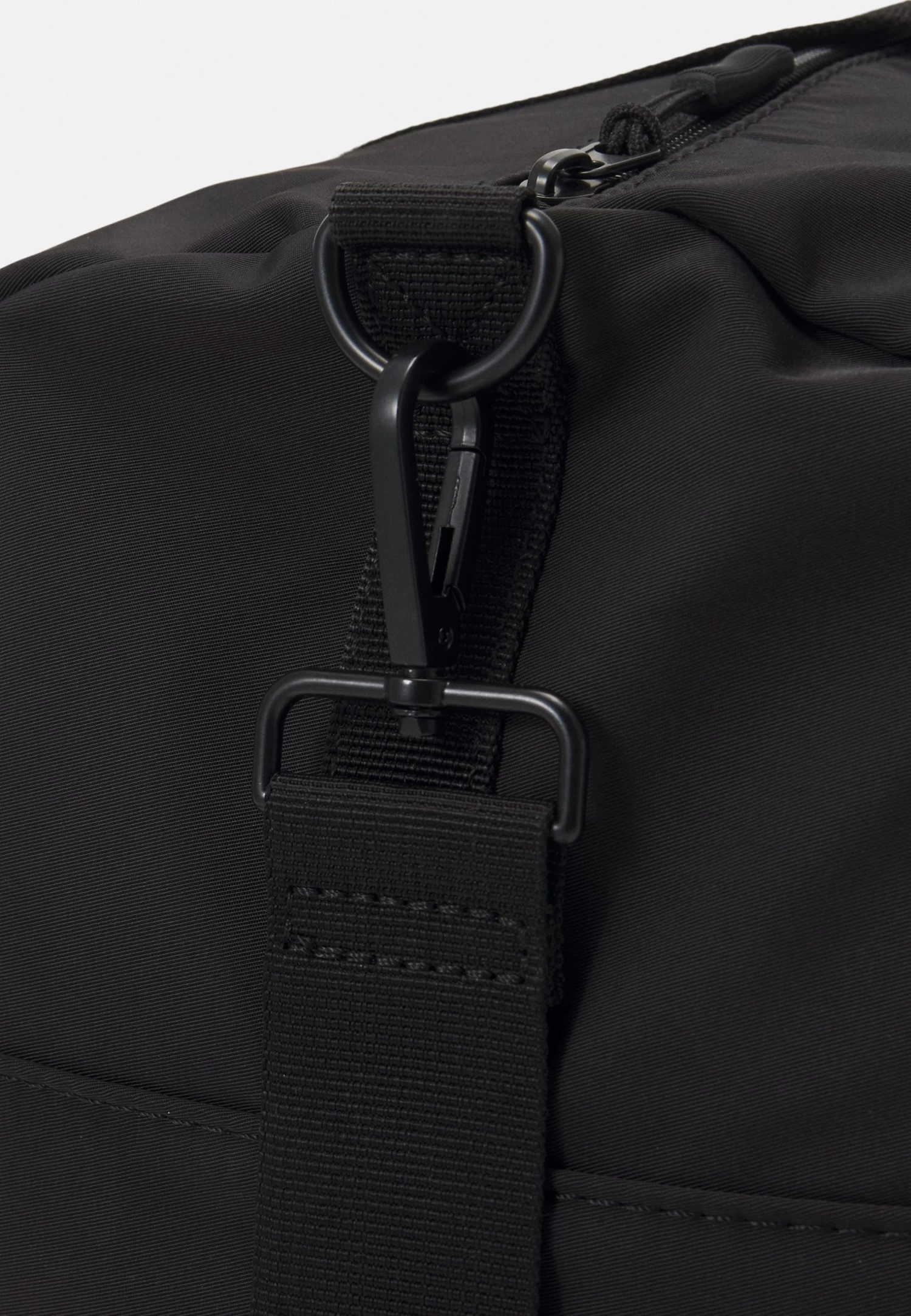 Pier One Unisex - Bolsa De Deporte - Black 6 Pier One Unisex - Bolsa De Deporte - Black - Image 4