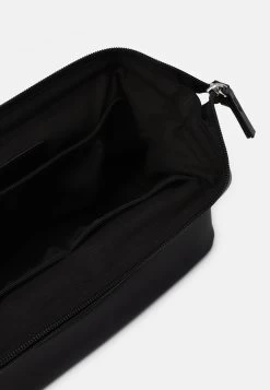 Pier One Neceser - 802 - Black -Tienda De Ropa 7aa537de0d9045aaa803a044e8f7ffbf