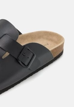 Pier One Leather Unisex - Pantuflas - Black -Tienda De Ropa 7b28889d1d2247a8abcae3a4a4c34674