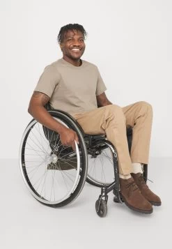 Pier One Jeggings - Tan -Tienda De Ropa 8aba0c25cf234be0a74834148ec8f37b