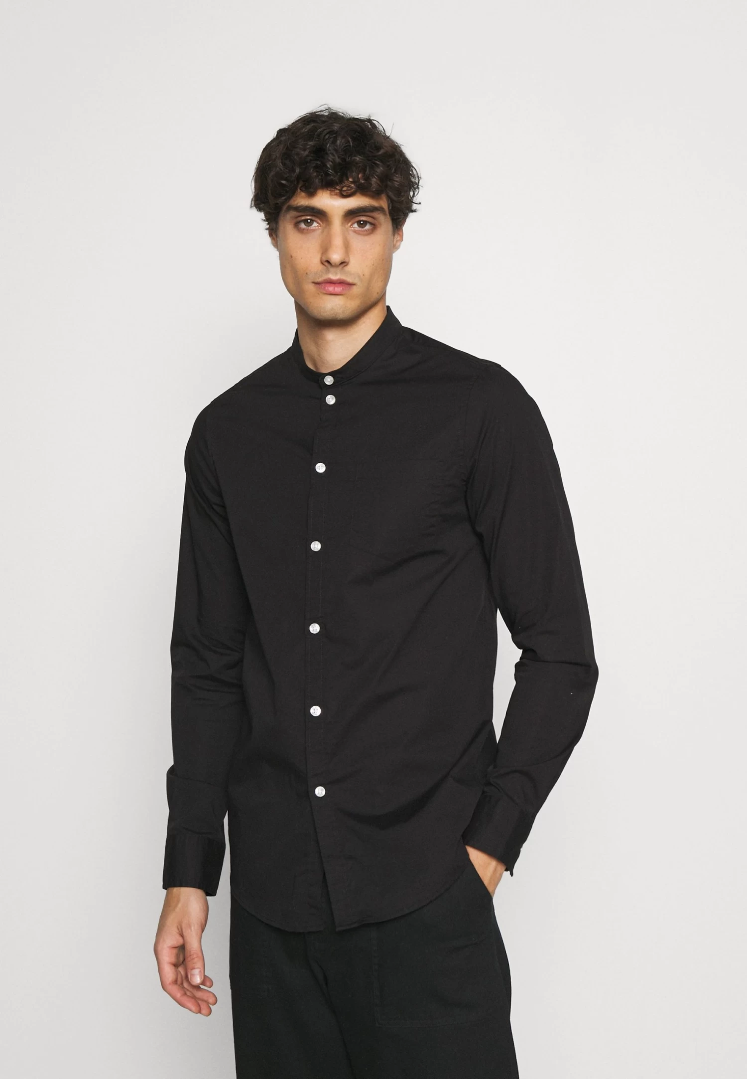 Pier One Muscle Fit Stand- Camisa - Black 3 Pier One Muscle Fit Stand- Camisa - Black