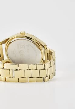 Tienda De Ropa -Tienda De Ropa 9862cb27e2304ee08bea07946925a2a7