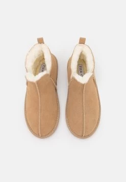 Pier One Leather- Pantuflas - Beige -Tienda De Ropa a3189e62d70c4a25956ca62fc91c060e