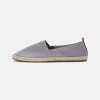 Pier One Rena Espadrille Unisex - Alpargatas - Light Grey -Tienda De Ropa a625ac24e213461a94d5096727f45e98