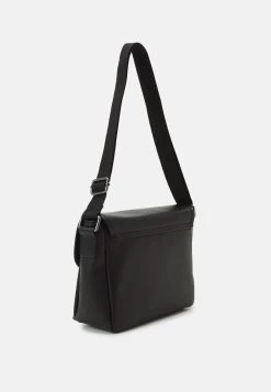 Tienda De Ropa -Tienda De Ropa a725ea9352c74f1b860daebe2131f7cf