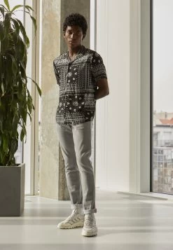 Pier One Unisex - Camisa - Black