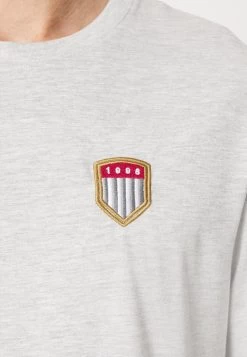 Pier One Camiseta Estampada - Light Grey -Tienda De Ropa f4331ccf979c432daff39645764777af